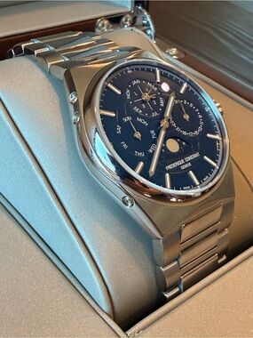 Frederique Constant Highlife Perpetual Calendar
SS Bracelet 41mm FC-775N4NH6B
